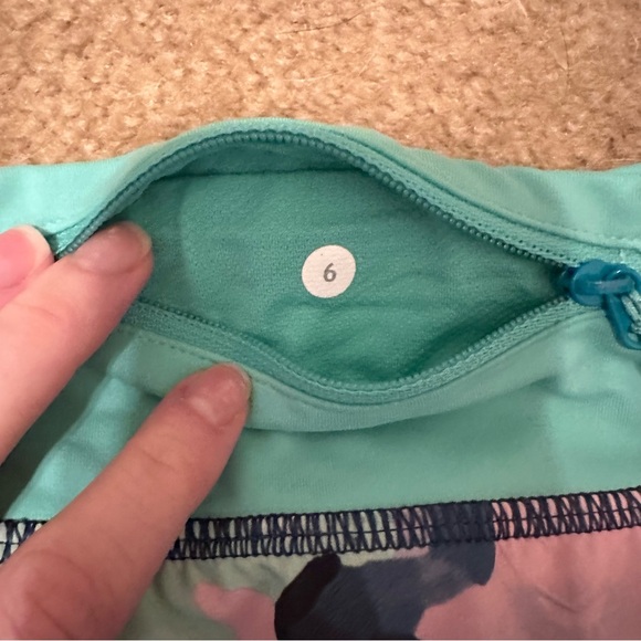 Lululemon Speed Shorts - Picture 2 of 3